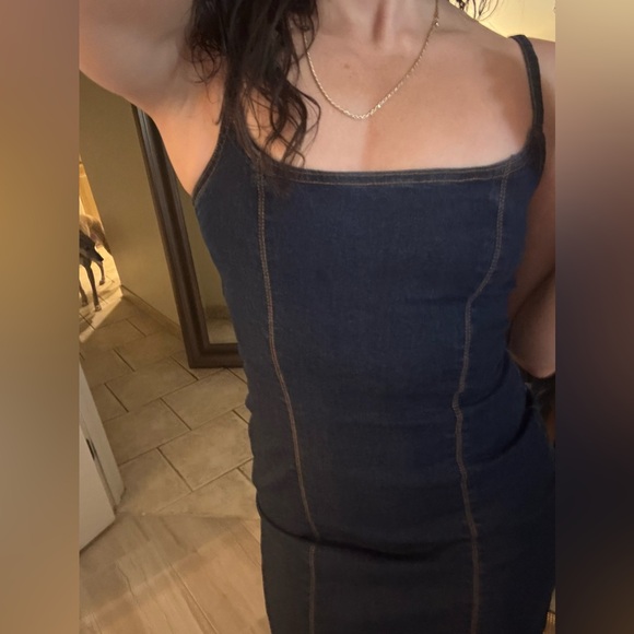 PrettyLittleThing Blue Denim Midi Dress - Picture 7 of 12